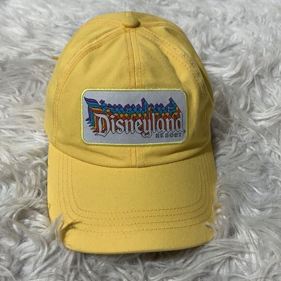 DISNEYLAND Resort appliqued hat cap yellow adjustable back size 57-61cm - Picture 3 of 10